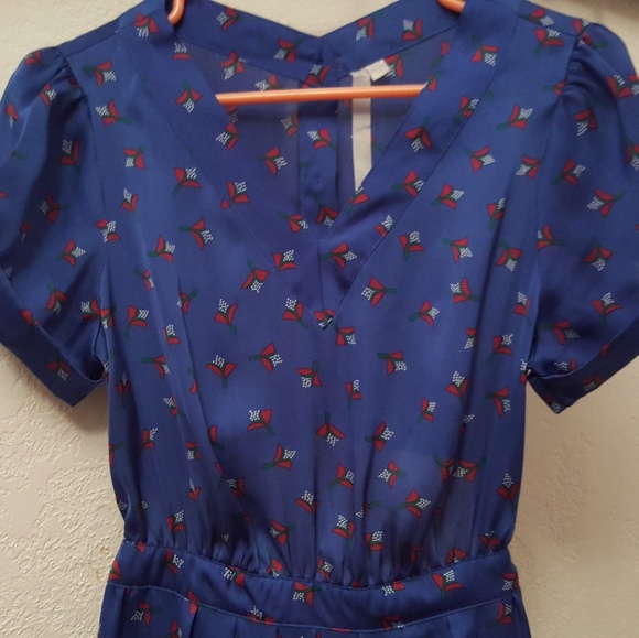 Dress - Picture 2 of 4